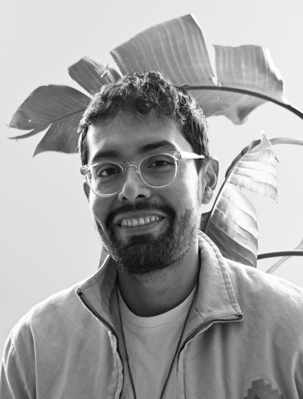 Portrait of Andrés Saavedra, Senior Product Designer/Brand Strategist